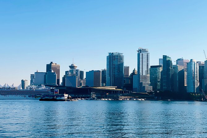 2 Unforgettable Hours in Vancouver - Extra City Stops: Robson Street and English Bay Laughter Points