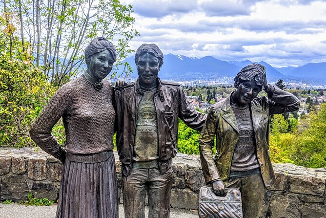 4 Unforgettable Hours in Vancouver - Stanley Park in One Efficient Visit: Totem Poles, Lighthouse Views, and the Seawall
