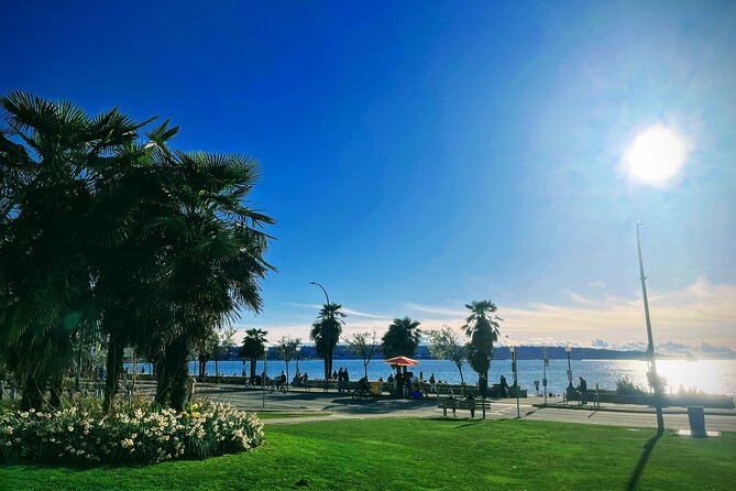 4 Unforgettable Hours in Vancouver - Burrard Bridge and Robson Street: Urban Views, Then Back to Shopping Streets