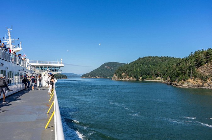 Butchart Gardens and Victoria Tour from Vancouver - Cruising Active Pass and the Gulf Islands stretch