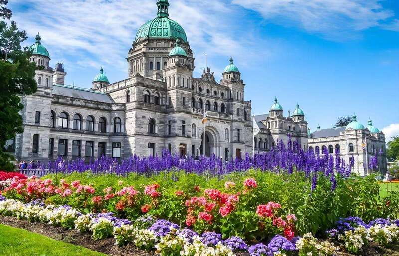 Day Trip from Vancouver to Victoria and Butchart Gardens - Group size on the coach: the tradeoff you should actually plan for