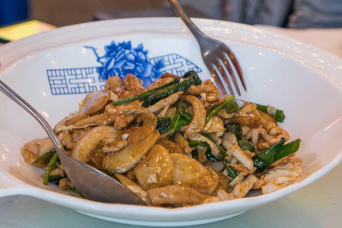 Downtown Vancouver Asian Food Tour by Vancouver Foodie Tours - Stop 4 Robson Public Market: Two Levels of Downtown Food and Shopping