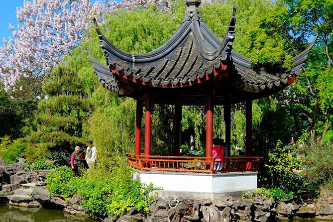 EcoEscape: Luxury & Exclusive Tour Experiences - Meeting at Canada Place and keeping the day stress-free
