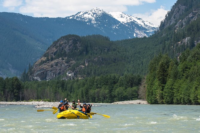 Elaho Whitewater Experience - Safety briefing and raft commands: how you go from nerves to action