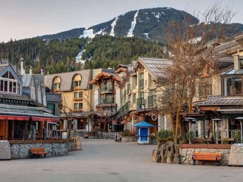 From Vancouver: Whistler Private Day Trip - Sea to Sky Gondola near Squamish: summit views and trail time