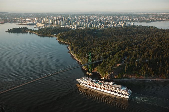Helicopter Tour of Vancouver City (Depart SKY Hangar) - Stanley Park from above, and why the park matters twice
