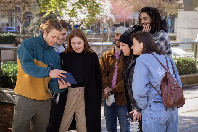 Hollywood North Film & TV Tour in Vancouver - The actor guide and tablet clips: how to get more out of every corner