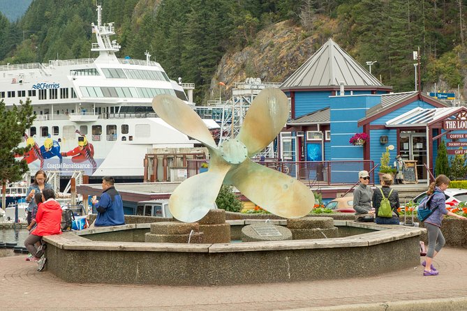 Lighthouse Park Hiking / Horseshoe Bay Discovery Tour - Lions Gate Bridge history, told while it matters