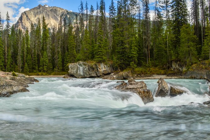 Photography & Rockies Road Trip - The guide matters: how Nafees helps with DSLR and smartphone shots