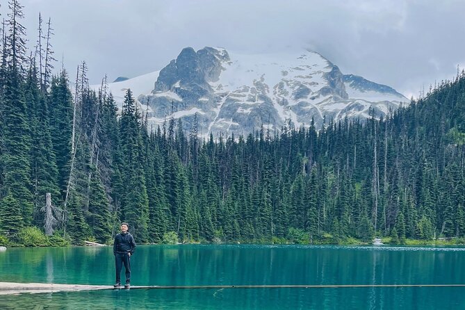 Private Hiking Day tour of Joffre Lakes Park - Lower Joffre Lake: the first turquoise lake moment