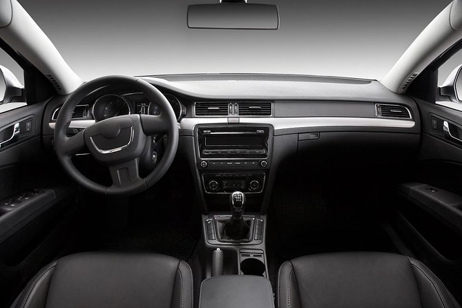 Private Transfer from Vancouver Airport (YVR) - Hotel drop-off plus luggage handling: small details that save real time