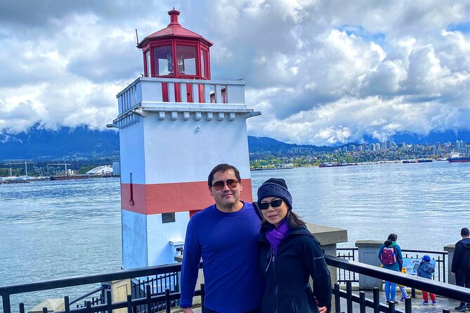 Private Vancouver ALL IN ONE Full Day City Tour with 20 Attractions - Totem poles, Brockton Point, and the park’s classic photo moments
