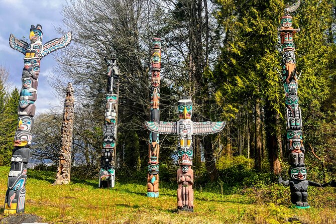 Private Vancouver City Amazing Highlight Tour With Chinese Garden - Totem Poles and Prospect Point: the postcard views with meaningful context