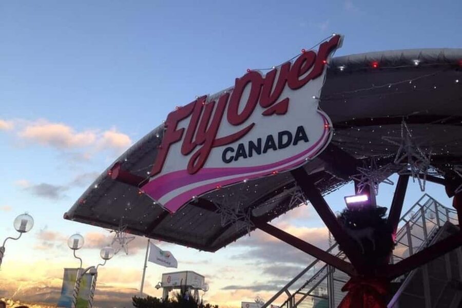 Seattle: Guided Day Trip to Vancouver - Guides and vehicle comfort: where the experience can swing