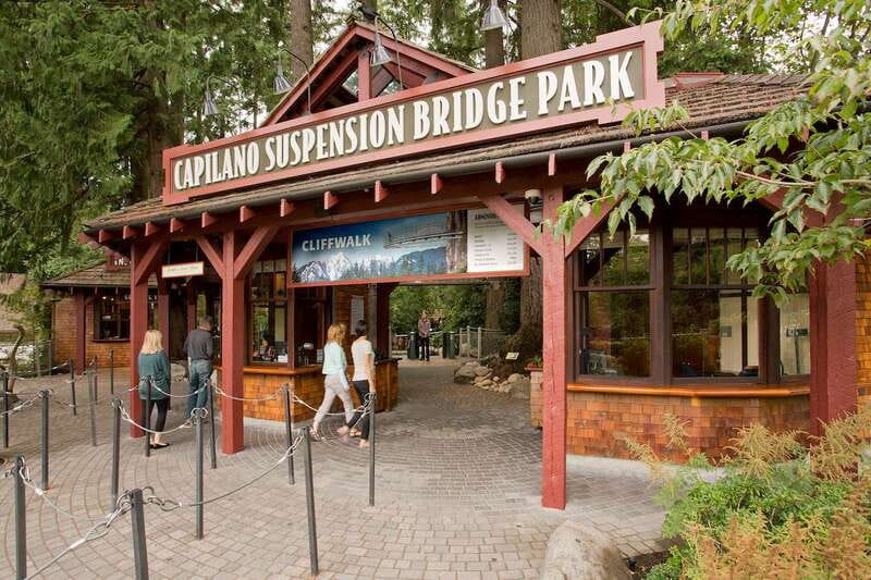 Small group tour of Capilano Bridge & Grouse Mountain - Getting picked up in Vancouver, and why the guide matters