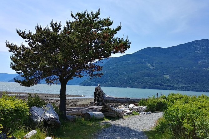 Squamish Howe Sound Explorer Private Tour - Squamish Adventure Centre: The Quick 10-Minute Photo Stop