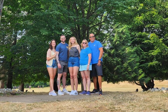 Stanley Park Highlights 2.5 Hour Walking Tour - Stop 2: Rose Garden break with 3,500+ rose bushes