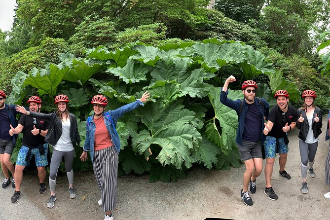 Stanley Park & Vancouver City Highlights 4 Hour Bike Tour 2 in 1 - Totem Poles, English Bay, and Aquabus across False Creek