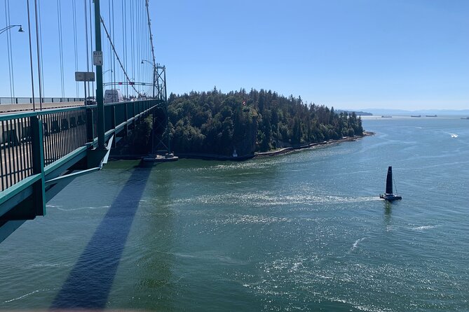 The Ultimate Stanley Park E-Bike Tour - Seawall highlights: Totem poles, Brockton Point, and the big views