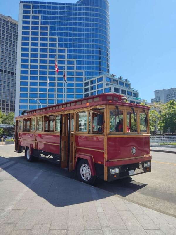 Vancouver: 24 or 48-Hour Hop-On Hop-Off Trolley Tour Pass - Why a trolley pass is such a smart Vancouver starter
