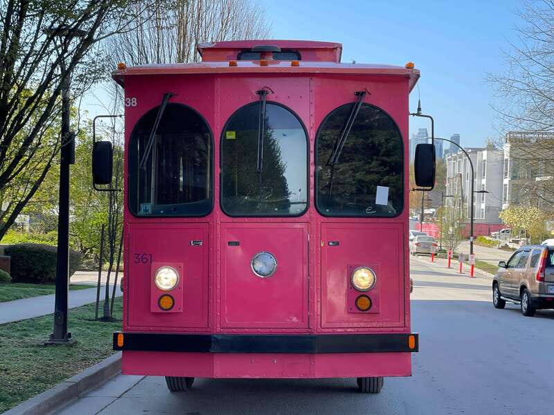 Vancouver: 24 or 48-Hour Hop-On Hop-Off Trolley Tour Pass - Stanley Park, step by step: where the trolley does the heavy lifting