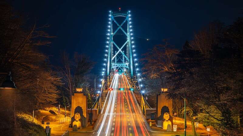 Vancouver: Attractions by Twilight Guided Tour with Dinner - Should you book this Vancouver twilight tour with dinner?