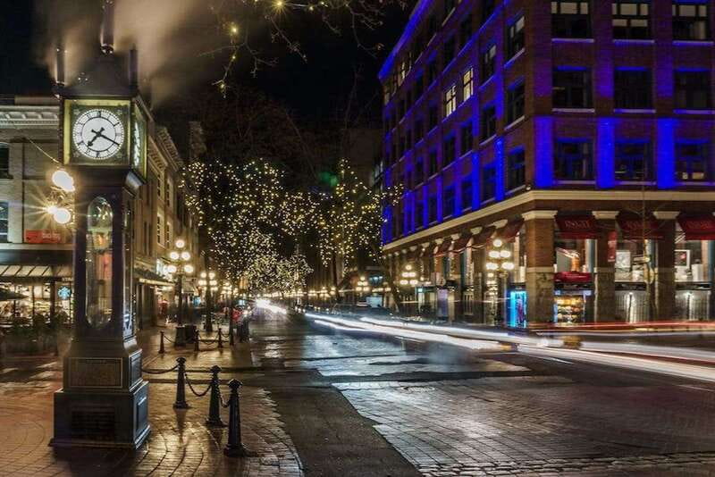 Vancouver: Attractions by Twilight Guided Tour with Dinner - Vancouver at night, but with real pacing (small group of 6)