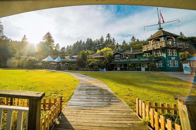 Vancouver: Bowen Island Boat Cruise with Dinner - Guide energy matters: why the narration can make or break the cruise