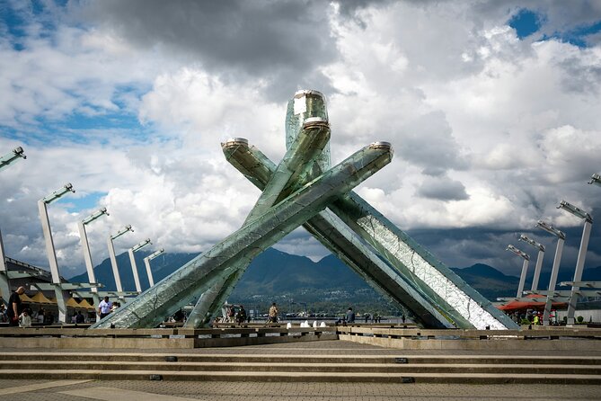 Vancouver City Highlights - Private Tour up to 14 guests - Queen Elizabeth Park and the Quarry Gardens Stroll