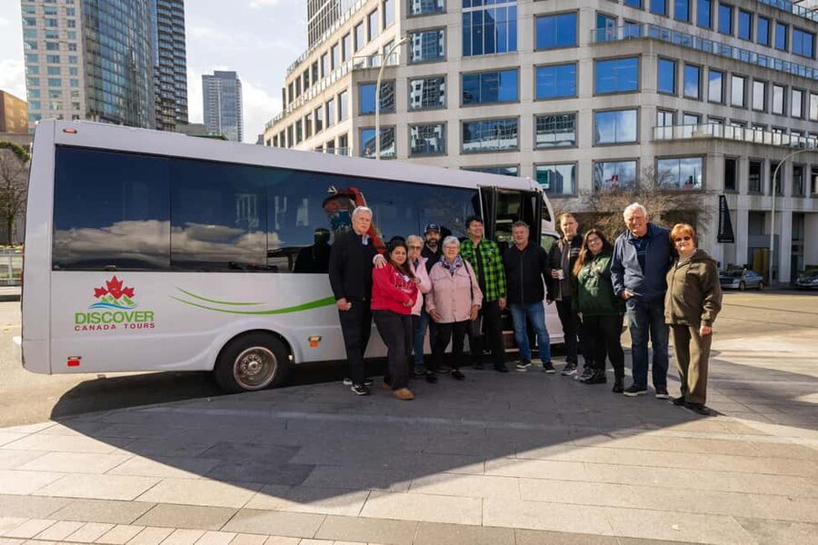 Vancouver: City Highlights & Vancouver Lookout Tour - Getting Oriented Fast at 999 Canada Place