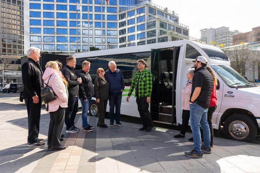 Vancouver: City Highlights & Vancouver Lookout Tour - Jack Poole Plaza to Stanley Park Totem Poles: The City’s Iconic Cut