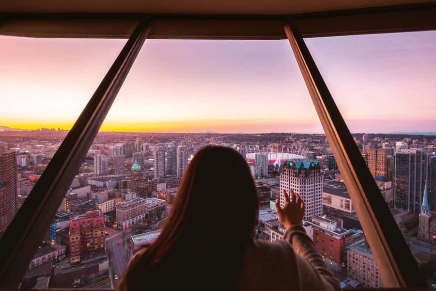 Vancouver: City+Lookout+Capilano Suspension Bridge Ticket - A Day That Jumps Scales, City to Forest