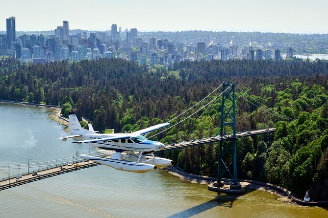 Vancouver City Skyline Scenic Seaplane Tour - Flying past Lions Gate Bridge from above