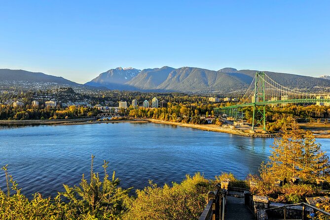 Vancouver Cruise Transfers/ Pre & Post Cruise City Sightseeing Tour Private - Gastown and the Steam Clock, Classic Vancouver With a Fashion-Forward Twist