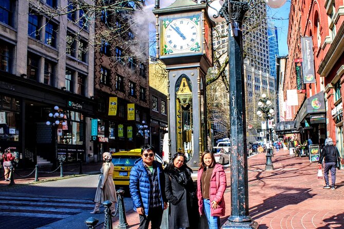 Vancouver Cruise Transfers/ Pre & Post Cruise City Sightseeing Tour Private - Granville Island, Markets and Shopping in a False Creek Setting