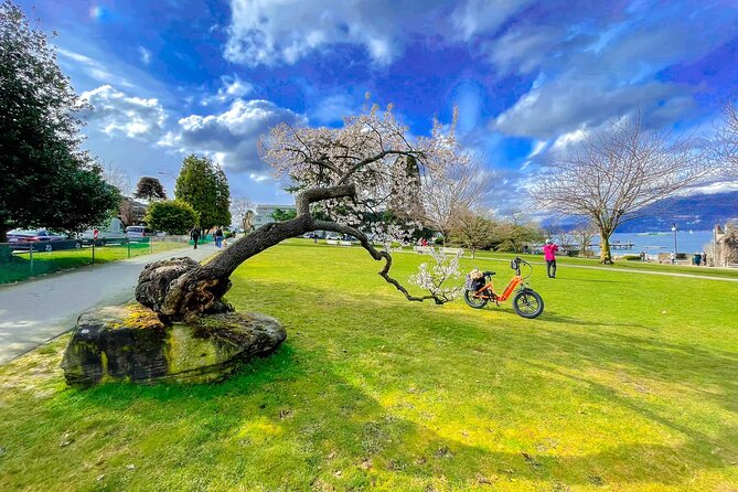 Vancouver E-Bike Rentals - Premium Seawall Bike Path Location - English Bay and the waterfront moments you’ll remember