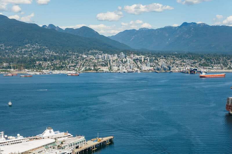 Vancouver: Entry Ticket for the Vancouver Lookout - Getting to 555 W Hastings St and Timing the Elevator Up