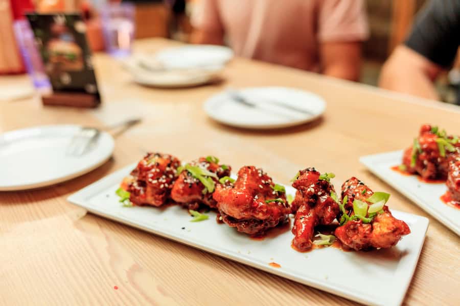 Vancouver: Guided Food and City History Tour - Meeting point and what to wear in downtown Vancouver
