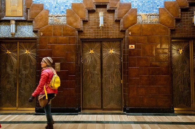 Vancouver Holiday History and Hot Chocolate Tour - Hyatt Regency and Gingerbread Lane, a seasonal must-do