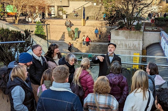 Vancouver Holiday History and Hot Chocolate Tour - The Marine Building: Art Deco masterpiece and holiday decoration