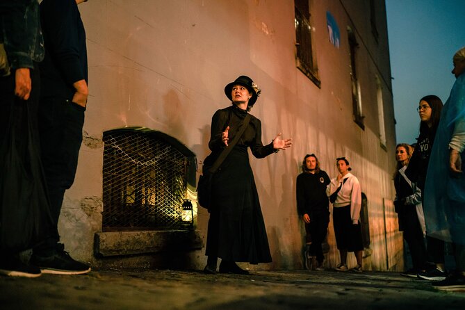 Vancouver Lost Souls of Gastown Walking Tour - Cobblestone Gastown, plus the famous stops you will recognize instantly