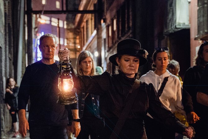 Vancouver Lost Souls of Gastown Walking Tour - Gaoler’s Mews, lamplight, and the finale reveal