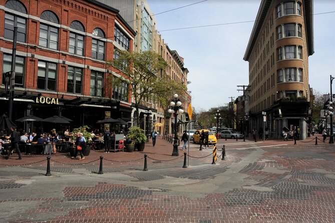 Vancouver Private Food Tour – Taste 6+ Local Dishes & Fresh Sushi - Stop 2: Gastown Steam Clock (The Photo Stop You Actually Need)