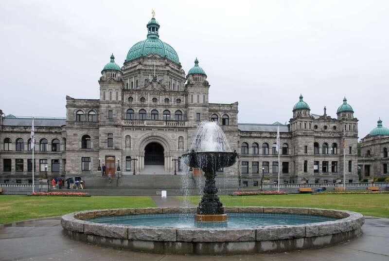 Vancouver: Private Walking Tour with a Local - Why a Lokafyer-style walk feels better than standard sightseeing