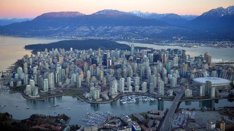 Vancouver: Private Walking Tour with a Local - The walking route, explained: photo stop, sightseeing, and where your guide can take you