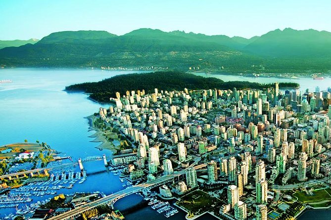 Vancouver Sightseeing and Suspension Bridge Small Group Tour - What makes the guide matter on this tour