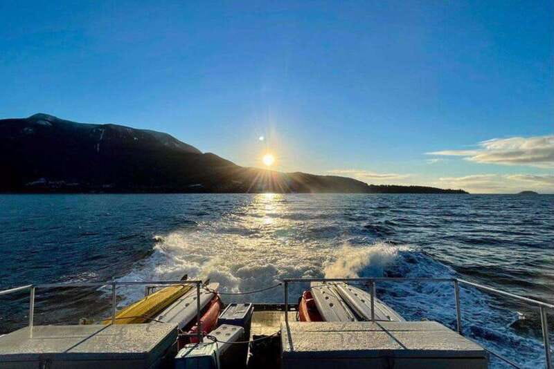 Vancouver: Sunset Boat Cruise with Complementary Bubbly - What the scenery teaches you about Vancouver’s water world