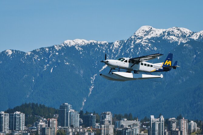 Vancouver to Seattle Scenic Seaplane Transfer: One Way - Landing at Lake Union: arriving where Seattle feels like Seattle