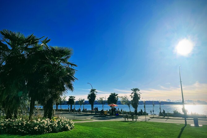 Welcome to Vancouver - Private Tour - Coal Harbour traditions and English Bay public art stops
