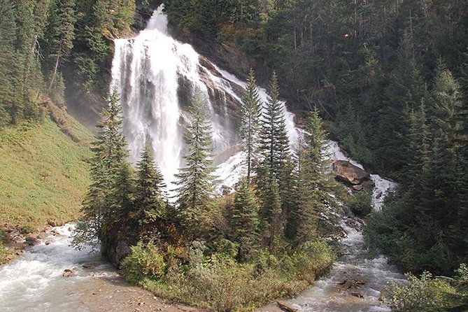 Western Trails - One Way Vancouver To Calgary Rockies Bus Tour - Day 3: Gondola views, Johnston Canyon catwalks, and two Lake Louise moments